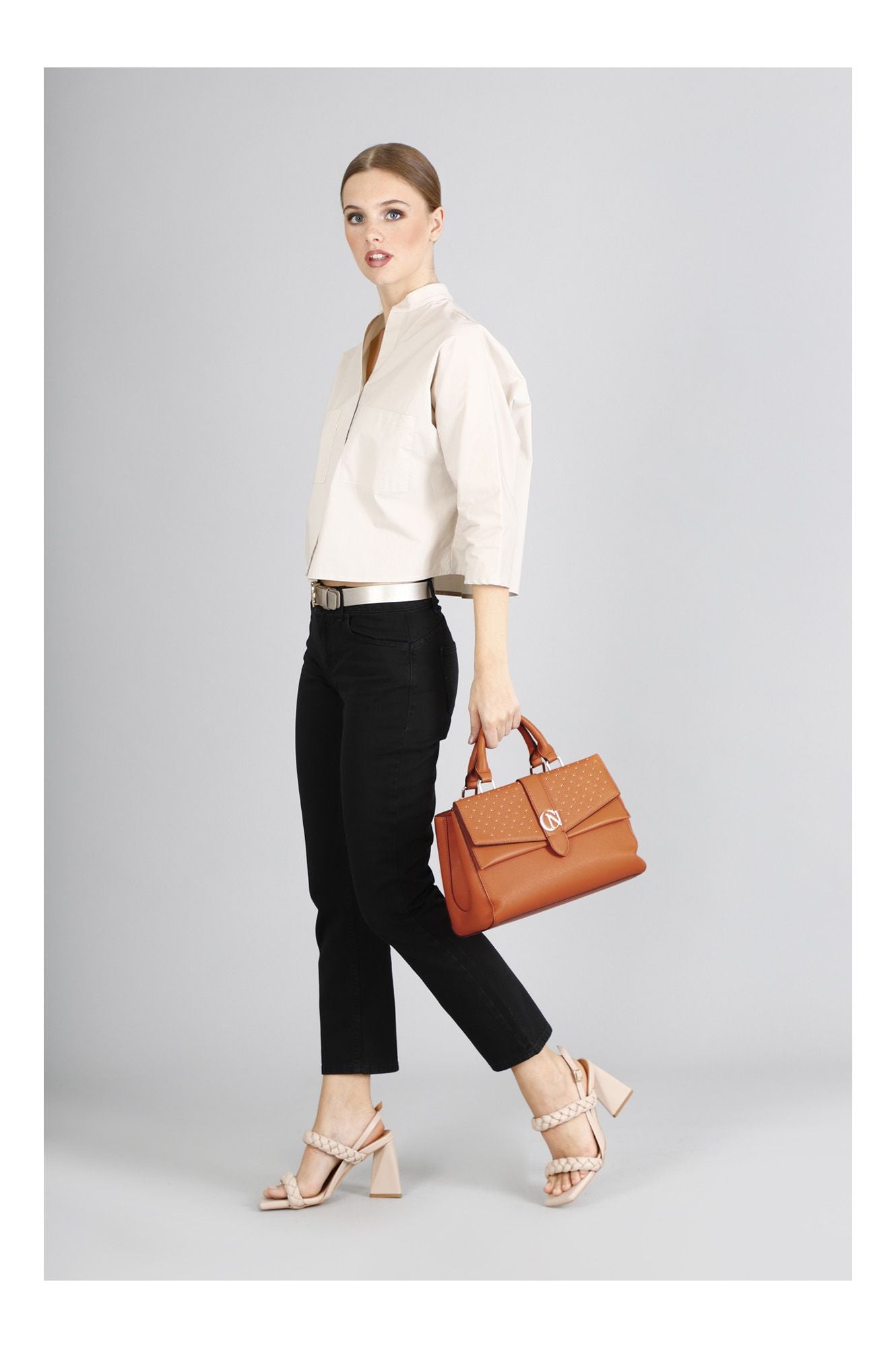 Borsa Bauletto Cafènoir rigido in saffiano con microborchie e charm cafènoir mango