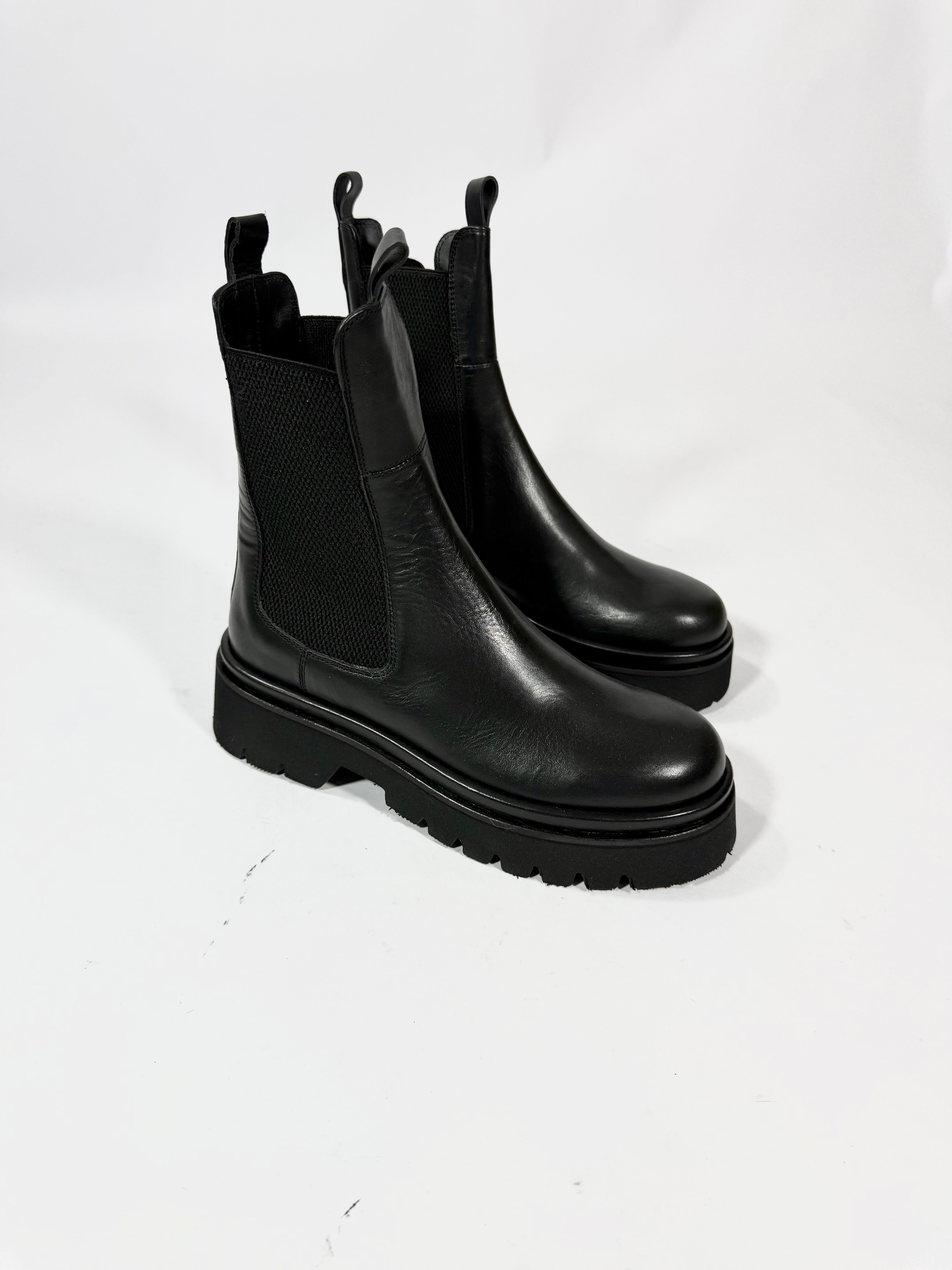 Kenneth Cole vera Pelle donna