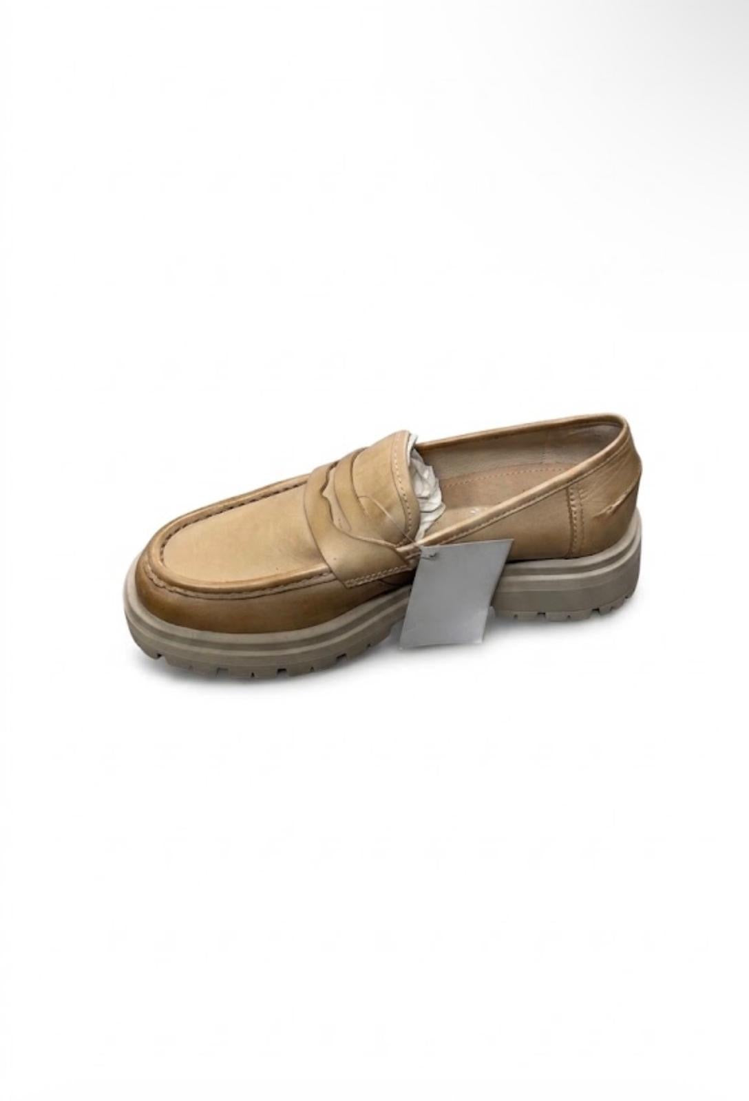 Mocassino parrotto in pelle con fondo in gomma