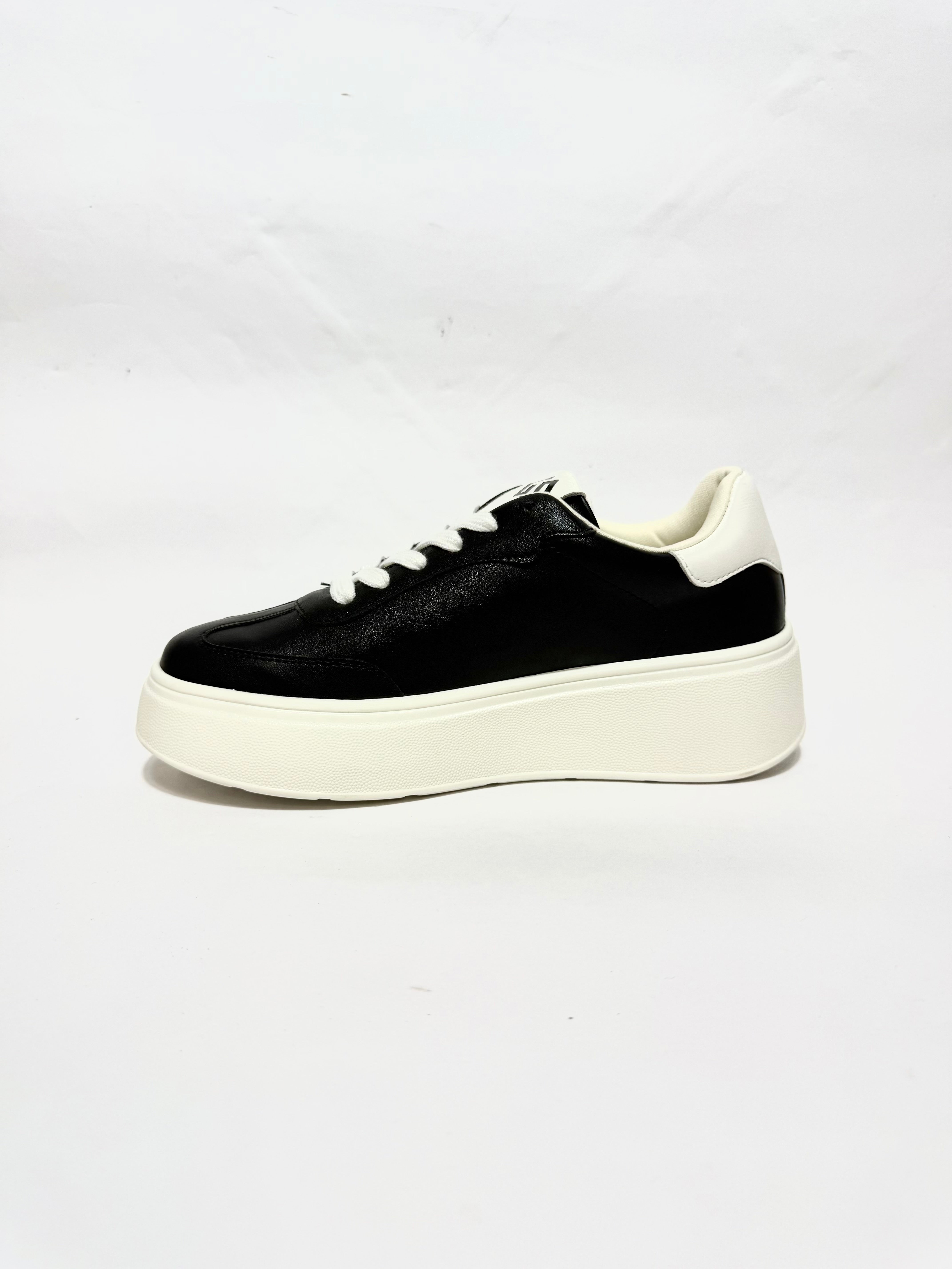 Sneakers Gold&Gold GB833