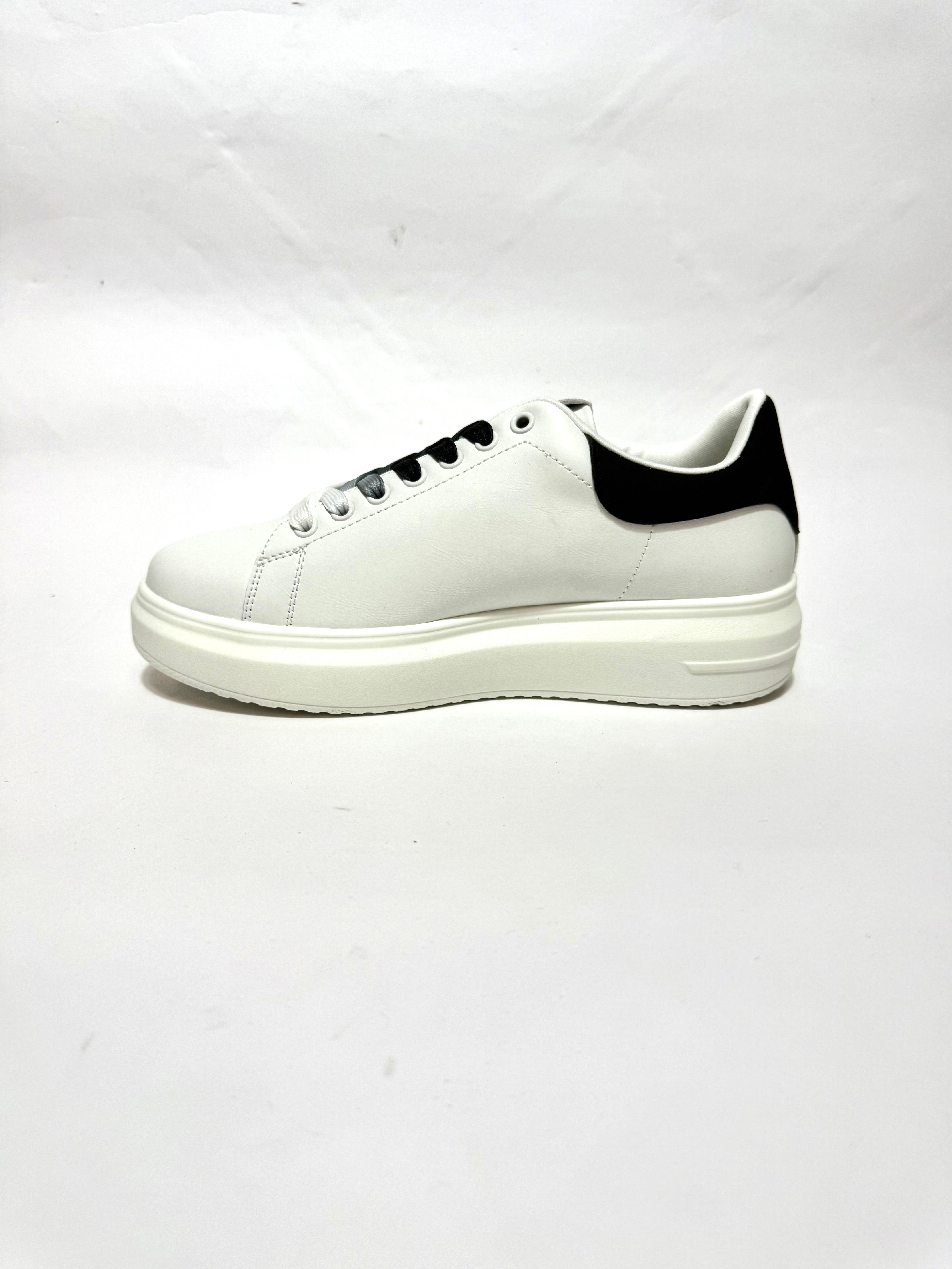Sneakers Gold&Gold GB810
